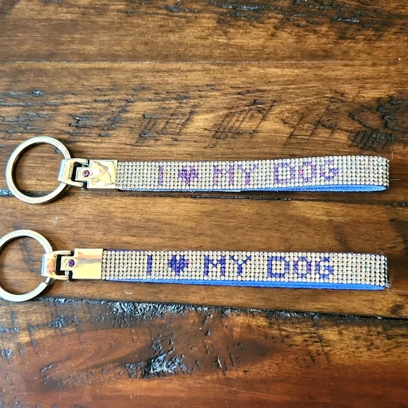 Various adorable dog themed items...magnet, key  rings, home decor. Great condit - Picture 3 of 6